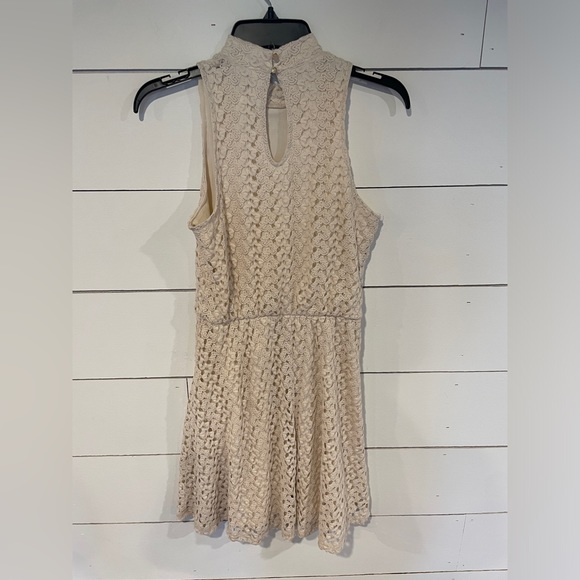 Women’s Lace Dress - Medium - Picture 4 of 6